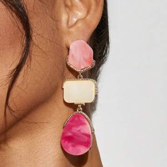Pink Cream Dangle Earrings M400 - Picture 2 of 3